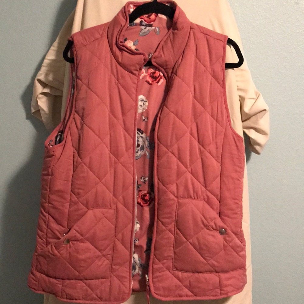 Lightly quilted Kenzie vest reversible